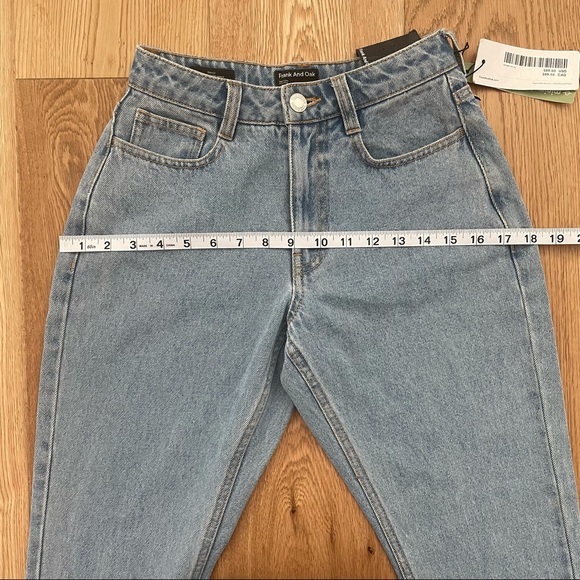 NWT STEVIE HIGHRISE MOM JEANS TAPERED LIGHT INDIGO - Picture 11 of 16